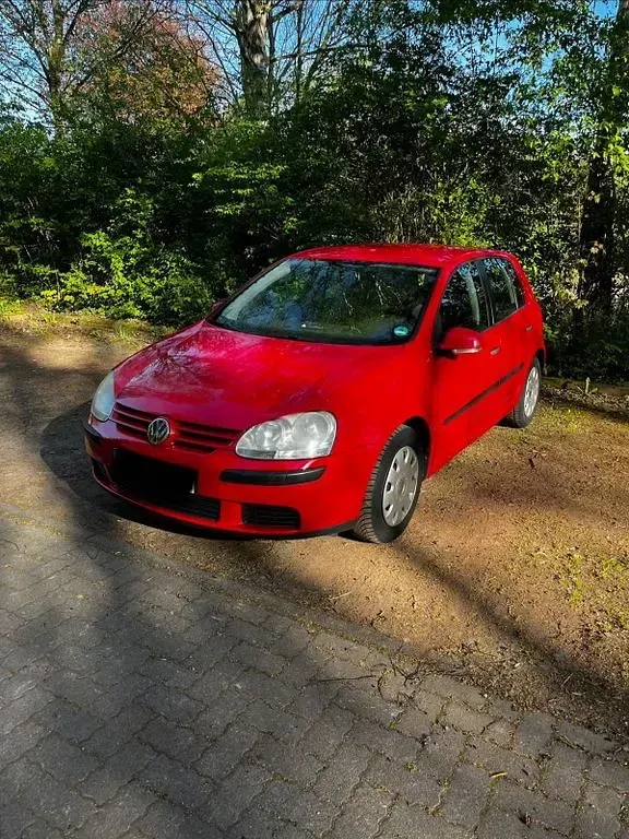 Second-hand VW Golf IV 75 CP (55 kW) 2006 Roșu Berlinǎ