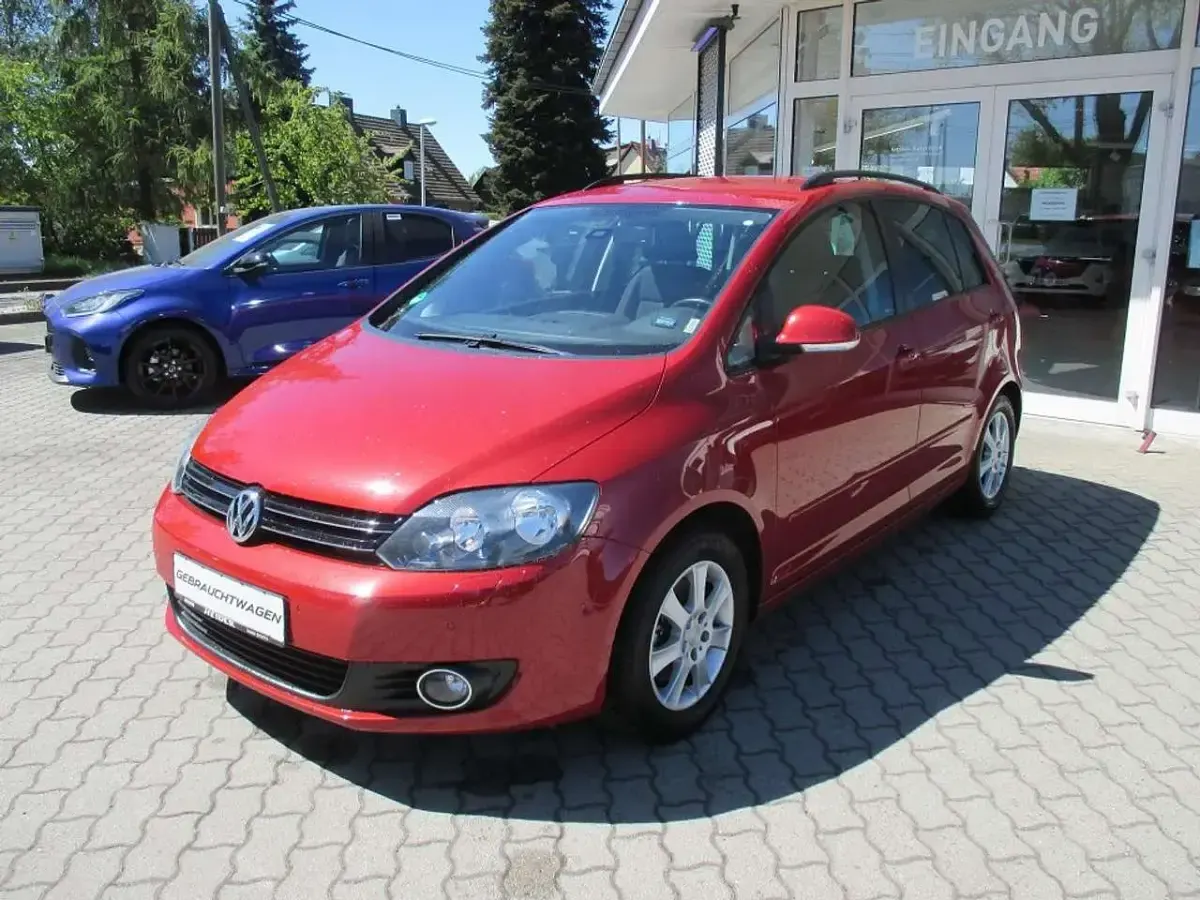 Gebraucht VW Golf VI Team 122 PS (89 kW) 2011 Amaryllisrot metallic Kleinwagen