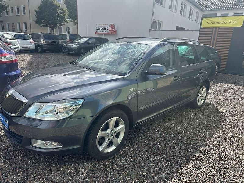 Anthracite grau Gebraucht 2012 Skoda Octavia Family Kombi | 4.999 € (Fairer Preis) - Bild 1/4