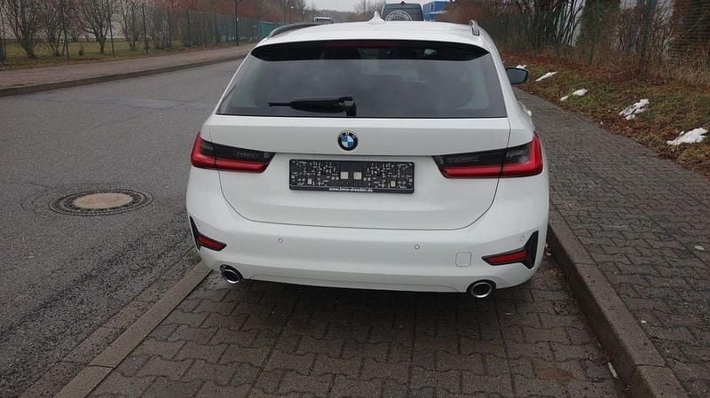 Gebraucht BMW 320 Advantage 190 PS (139 kW) 2020 Weiß Kombi