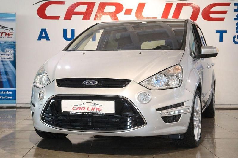 Silber Gebraucht 2011 Ford S-MAX Titanium Van / Kleinbus | 8.333 € (Etwas zu teuer) - Bild 1/4