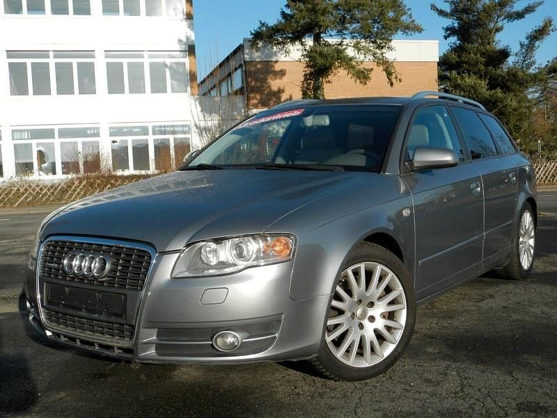 Grau Gebraucht 2005 Audi A4 Sport Kombi | 5.990 € (Etwas zu teuer) - Bild 1/4