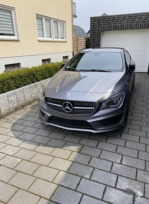 Gebraucht Mercedes CLA180 AMG line 122 PS (89 kW) 2014 Grau Limousine