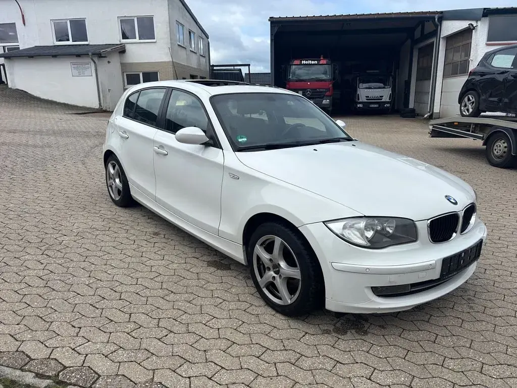 Gebraucht BMW 118 143 PS (105 kW) 2008 Weiß Kleinwagen