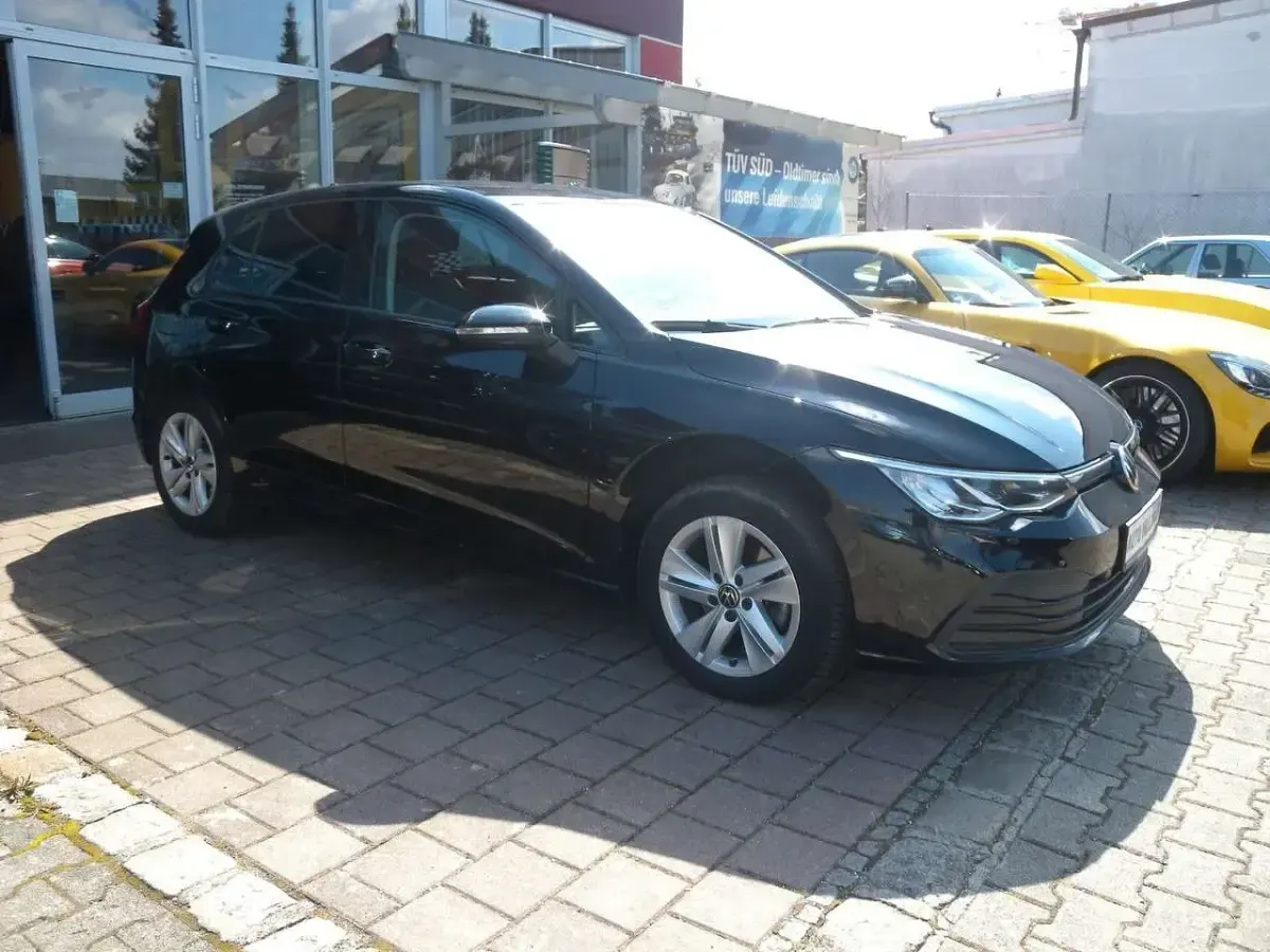 Gebraucht VW Golf VIII Life 150 PS (110 kW) 2020 Schwarz Limousine