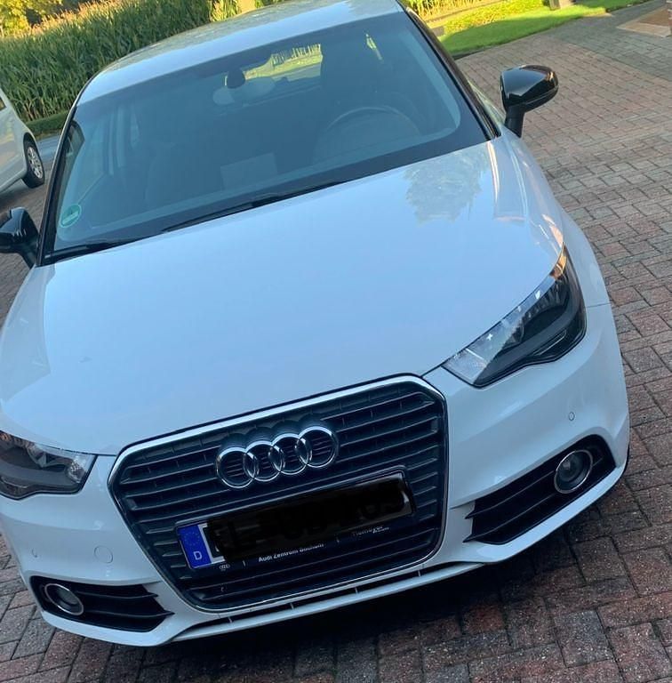 Weiß Gebraucht 2013 Audi A1 Attraction Kleinwagen | 7.500 € (Guter Preis) - Bild 1/4