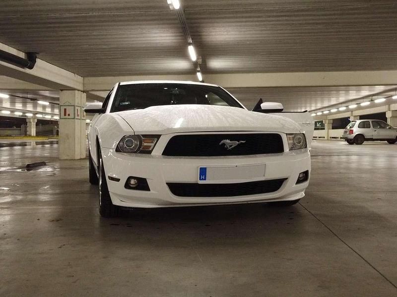 Gebraucht Ford Mustang Fastback 317 PS (233 kW) 2012 Weiß Coupé