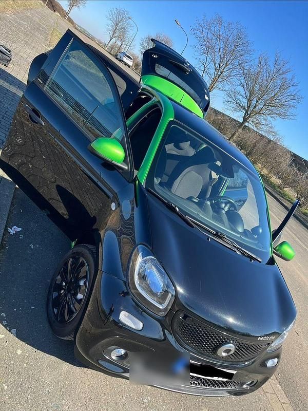 Schwarz Gebraucht 2017 Smart ForFour Electric Drive Kleinwagen | 7.600 € (Fairer Preis) - Bild 1/4