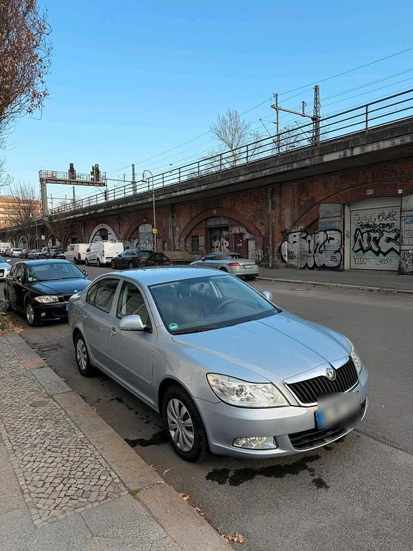 Gebraucht Skoda Octavia 102 PS (75 kW) 2009 Silber Limousine