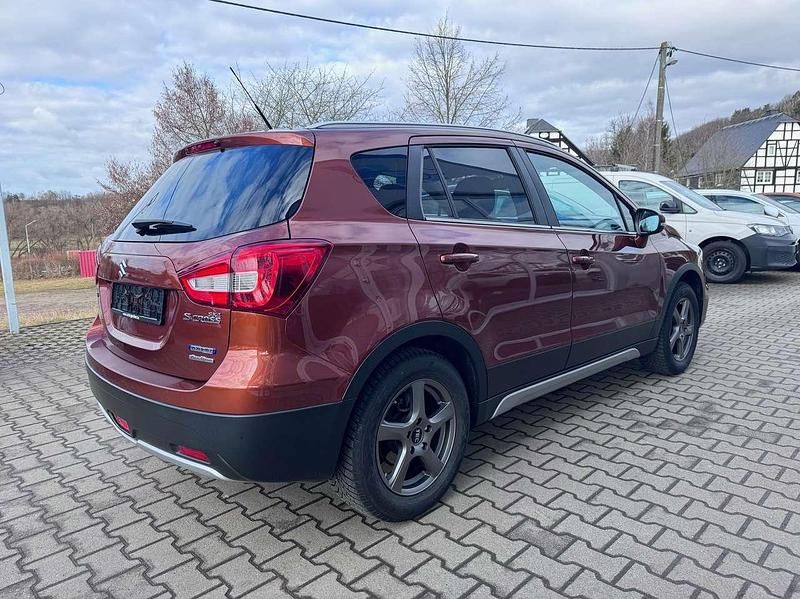 Gebraucht Suzuki SX4 Comfort+ 129 PS (94 kW) 2020 Orange Limousine