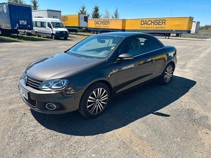 Usata VW Eos 140 CV (102 kW) 2012 Marrone Cabrio