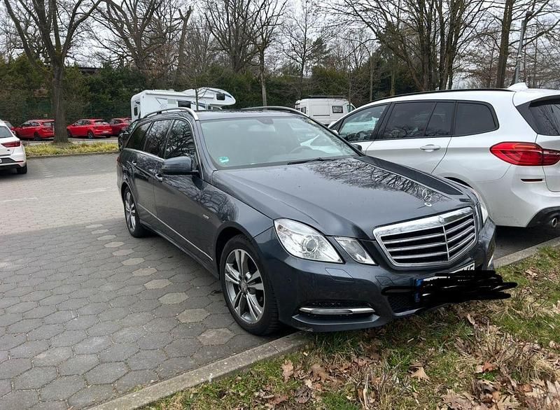 Gebraucht Mercedes 220 170 PS (125 kW) 2011 Grau Kombi