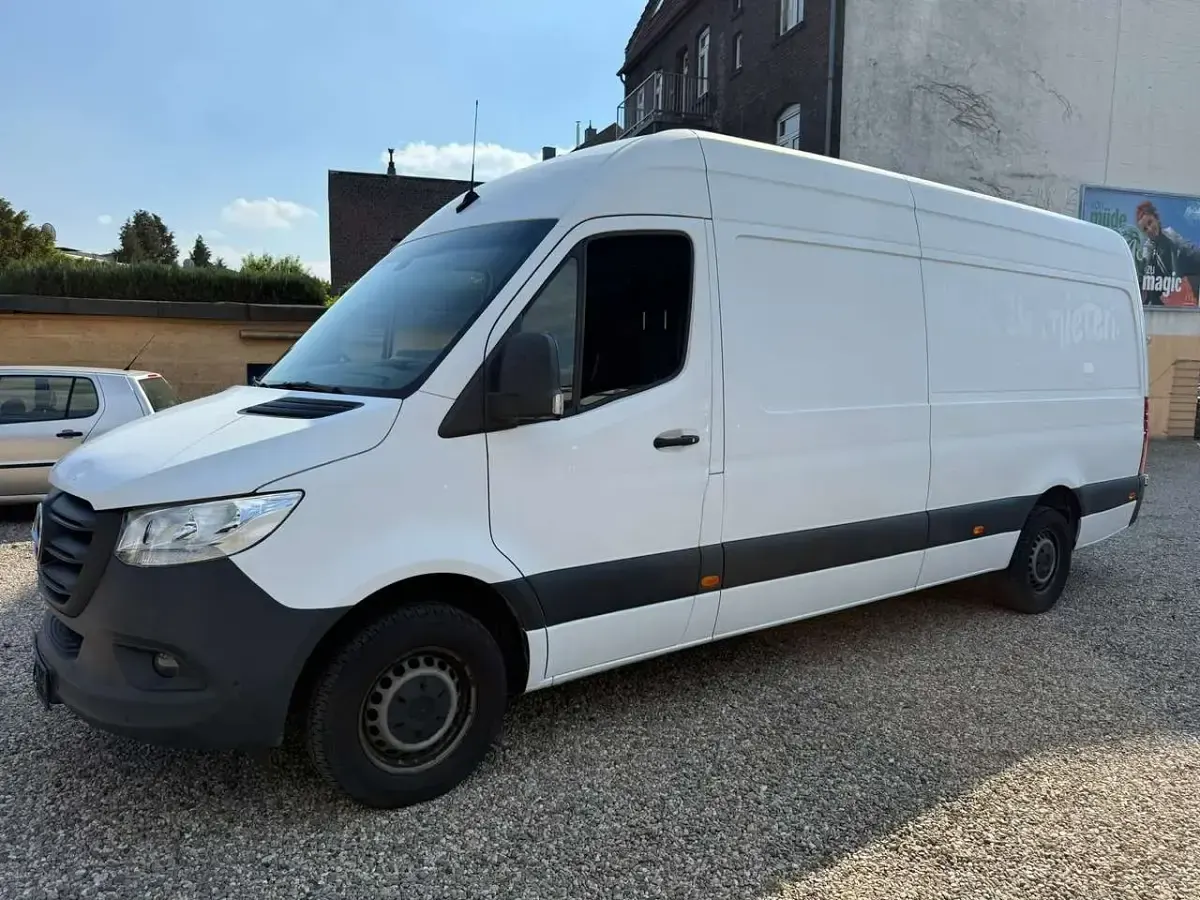 Gebraucht Mercedes Sprinter 150 PS (110 kW) 2021 Arktikweiss Van