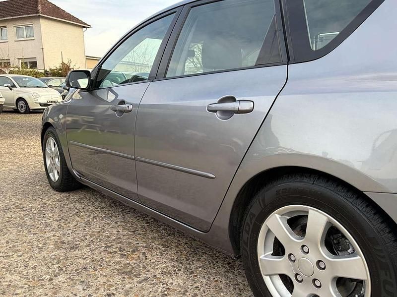 Usado Mazda 3 Active 105 HP (77 kW) 2005 Cinzento Citadino