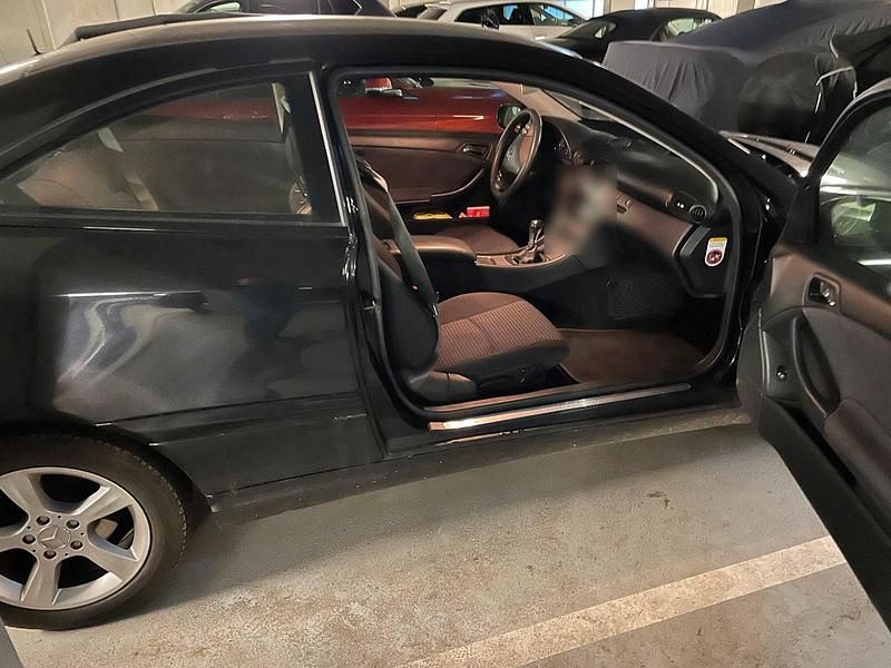 Gebraucht Mercedes C160 122 PS (89 kW) 2005 Schwarz Coupé