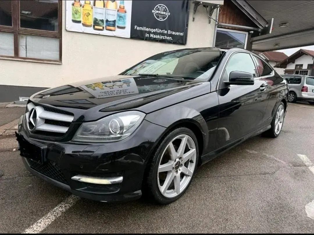 Gebraucht Mercedes C220 170 PS (125 kW) 2011 Schwarz Coupé