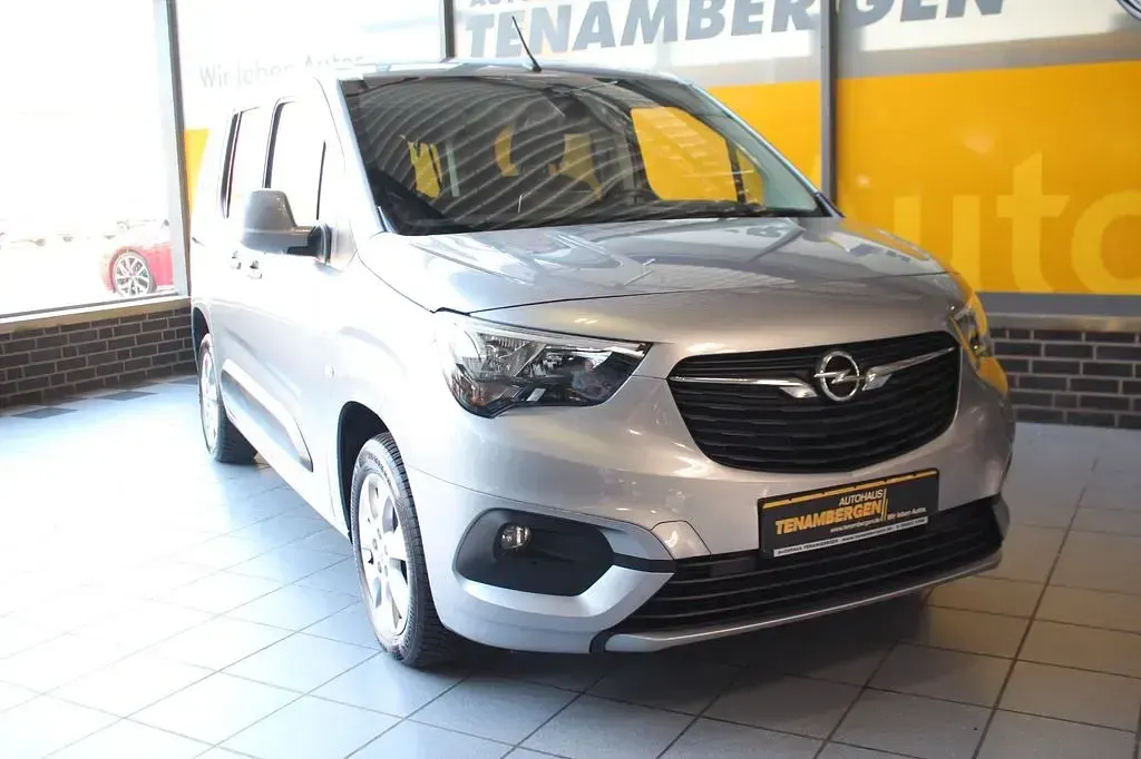 Gebraucht Opel Combo Life Elegance 131 PS (96 kW) 2022 Kontrast grau/quarz silber Van / Kleinbus