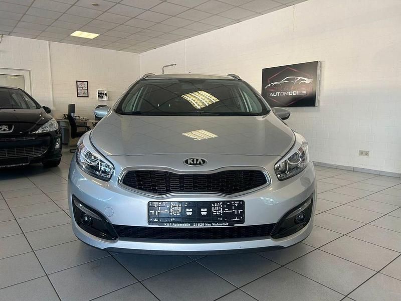 Gebraucht Kia Ceed Edition 7 135 PS (99 kW) 2017 Silber Kleinwagen