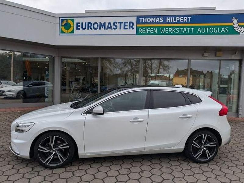 Gebraucht Volvo V40 R-Design 152 PS (111 kW) 2018 Weiß Limousine