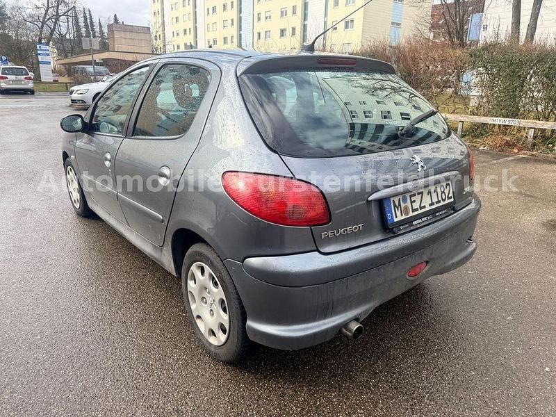 Gebraucht Peugeot 206 Filou 68 PS (50 kW) 2008 Grau Limousine