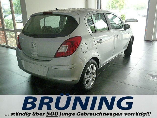 Używany Opel Corsa Selective 86 KM (63 kW) 2013 Srebrny Hatchback