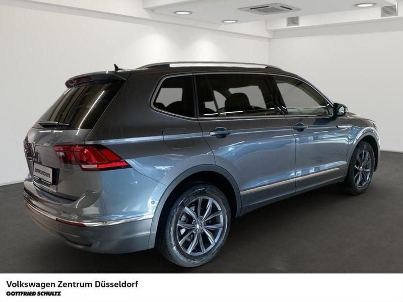 Gebraucht VW Tiguan Allspace Life 150 PS (110 kW) 2022 Grau SUV