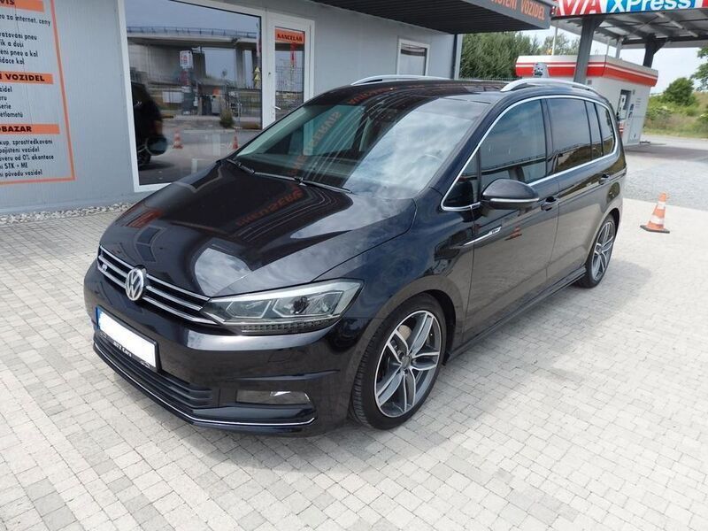 Schwarz Gebraucht 2017 VW Touran Highline Van / Kleinbus | 17.199 € (Etwas zu teuer) - Bild 1/4