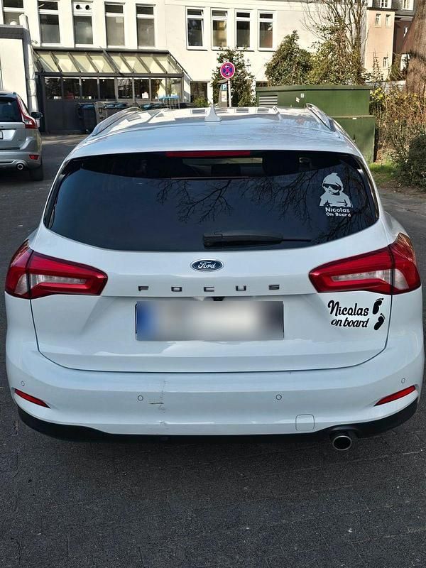 Gebraucht Ford Focus Trend 120 PS (88 kW) 2018 Weiß Kombi