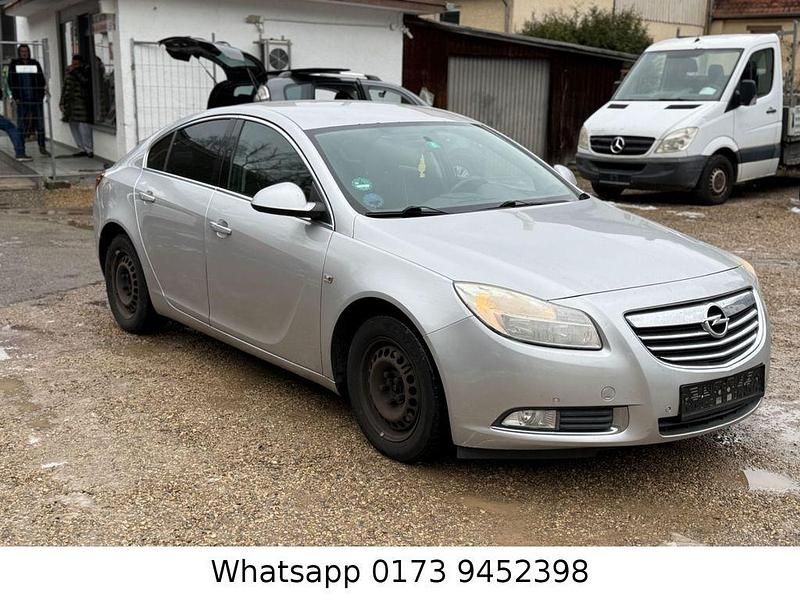 Gebraucht Opel Insignia Edition 140 PS (102 kW) 2012 Silber Limousine