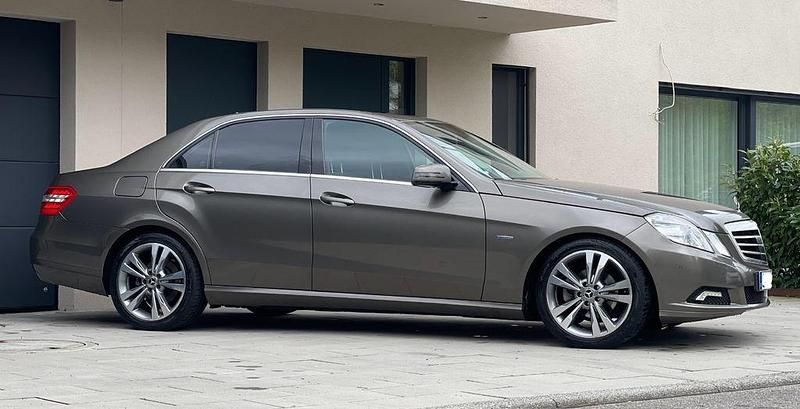 Second-hand Mercedes E250 204 CP (150 kW) 2009 Berlinǎ