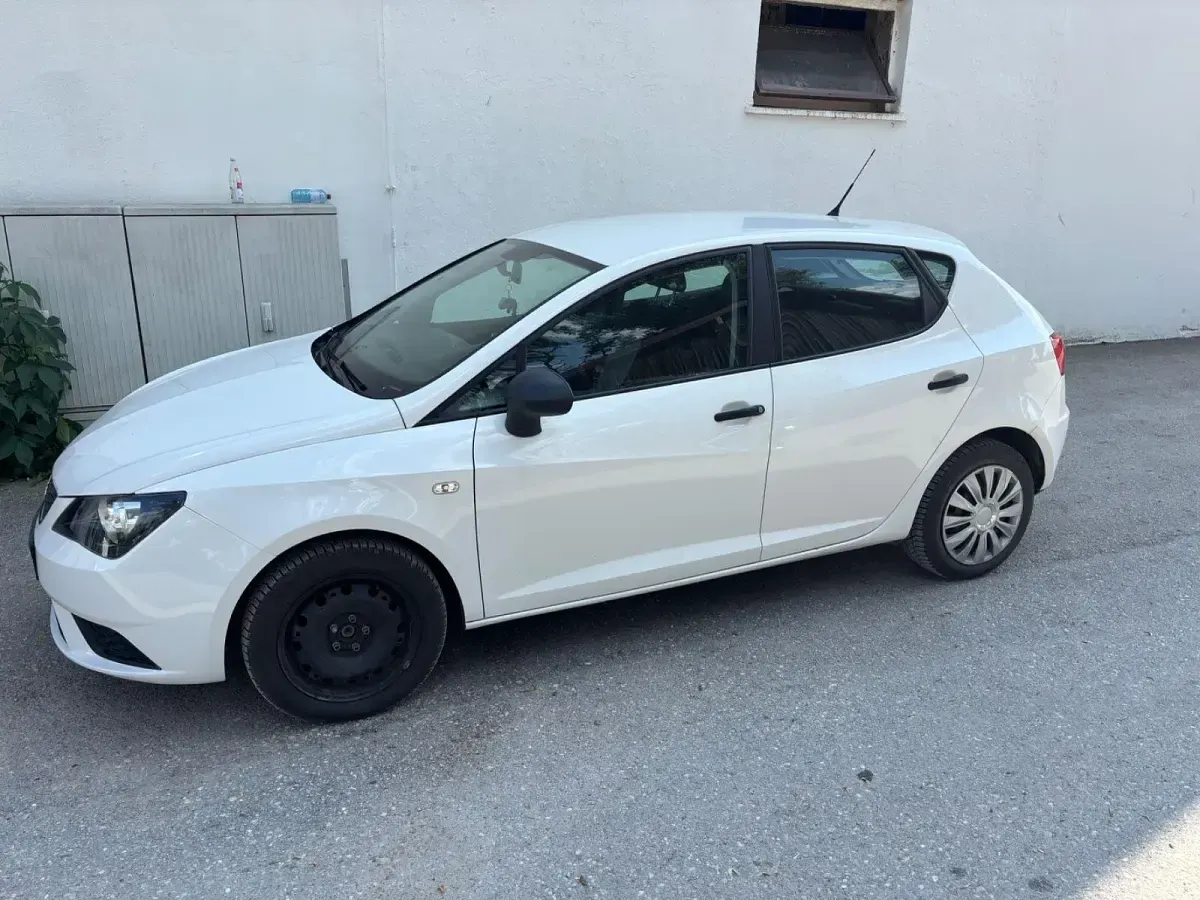 Gebraucht Seat Ibiza Reference 69 PS (50 kW) 2015 Weiß Kleinwagen