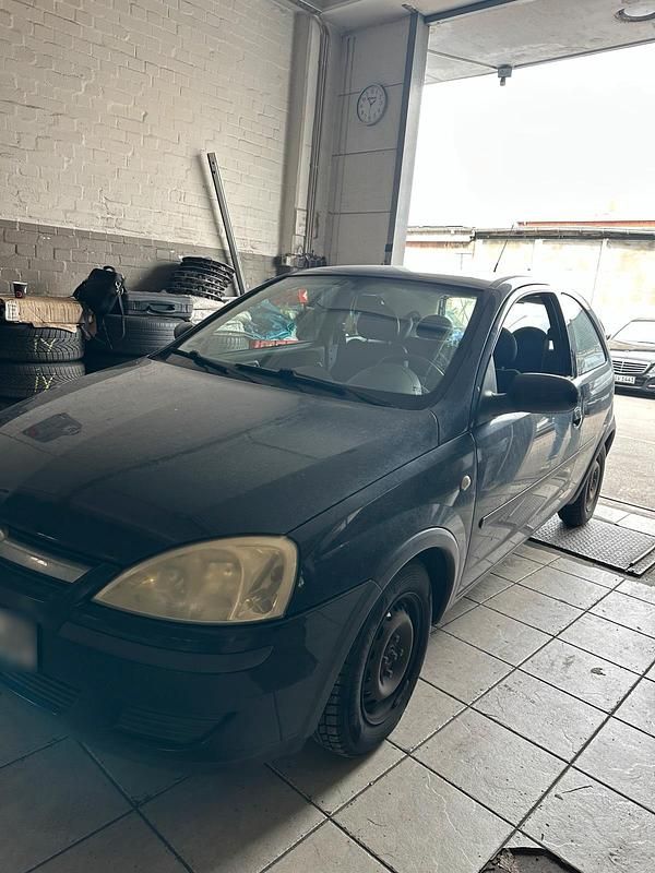 Second-hand Opel Corsa 60 CP (44 kW) 2004 Negru Hatchback