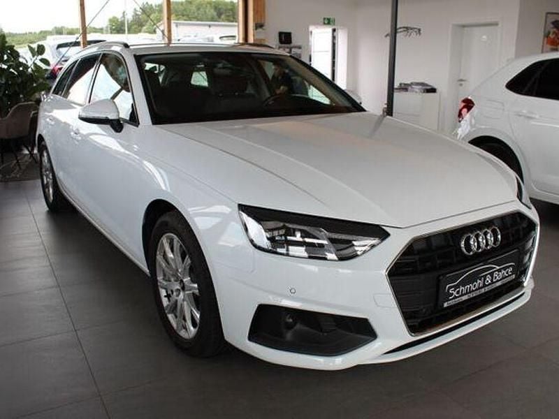 Gebraucht Audi A4 Basis 204 PS (150 kW) 2022 Weiß Kombi
