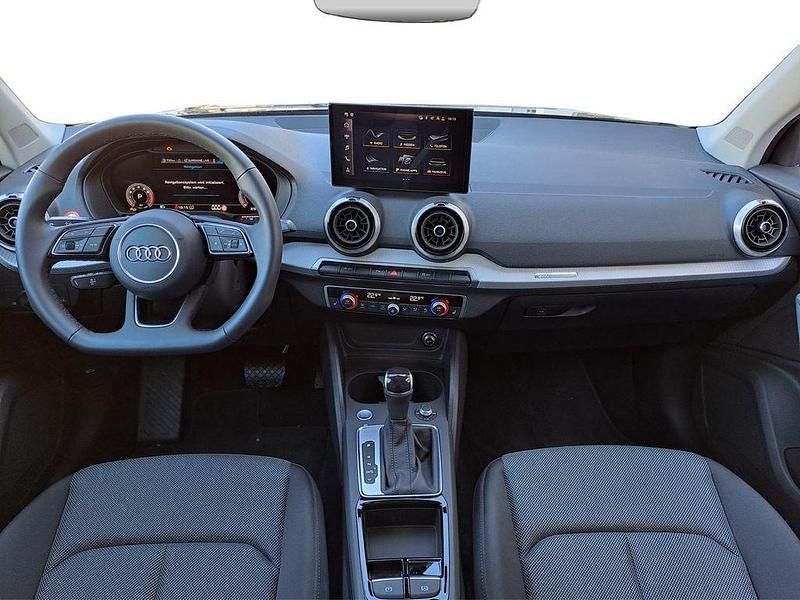 Second-hand Audi Q2 Advanced 150 CP (110 kW) 2025 Gri SUV