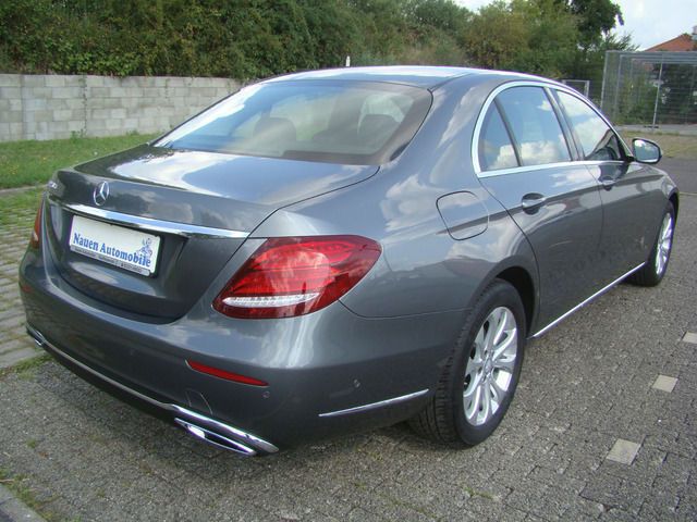 Gebraucht Mercedes E220 Sport 194 PS (142 kW) 2016 Grau metallic Limousine