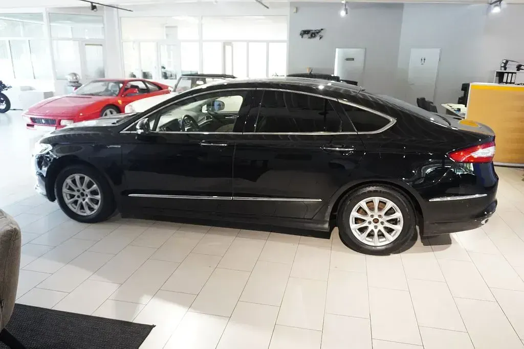 Gebraucht Ford Mondeo Vignale 179 PS (131 kW) 2016 Schwarz Limousine