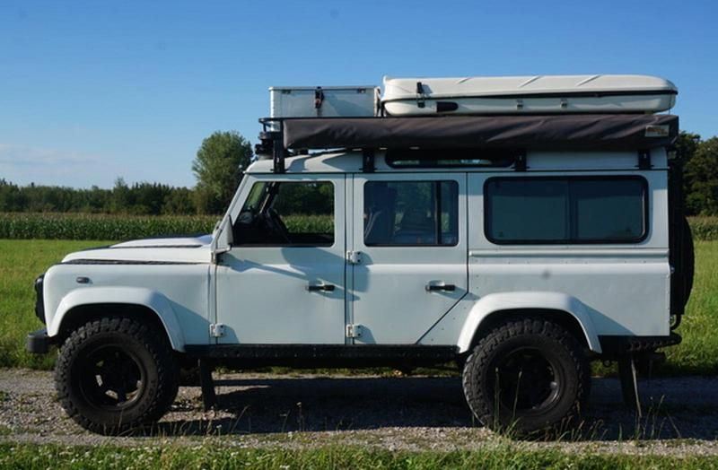 Weiß Gebraucht 2011 Land Rover Defender SE Kombi | 59.900 € - Bild 1/4