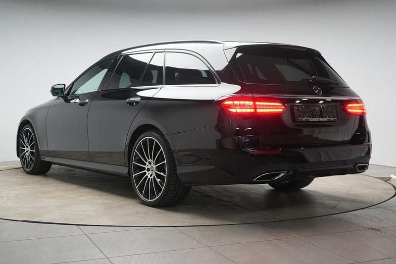 Gebraucht Mercedes E220 AMG 200 PS (147 kW) 2022 Schwarz Limousine