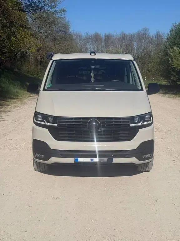 Gebraucht VW California Beach 150 PS (110 kW) 2024 Grau Van