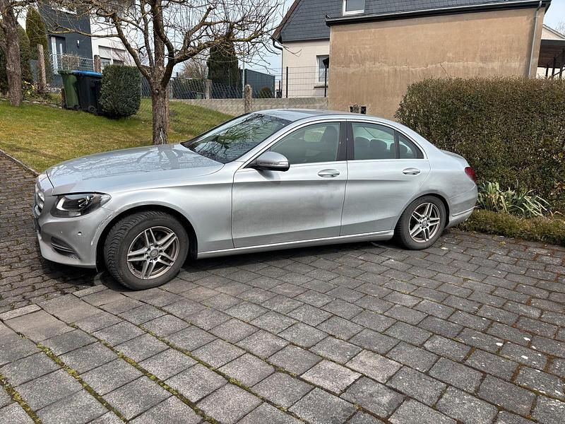 Gebraucht Mercedes C180 156 PS (114 kW) 2014 Silber Limousine