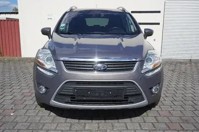 Gebraucht Ford Kuga Titanium 140 PS (102 kW) 2012 Braun SUV