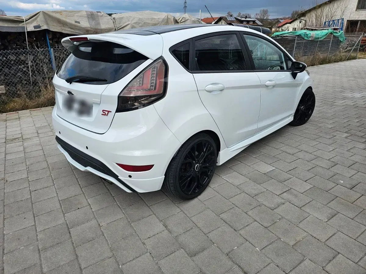 Gebraucht Ford Fiesta ST 182 PS (133 kW) 2017 Weiß Kleinwagen