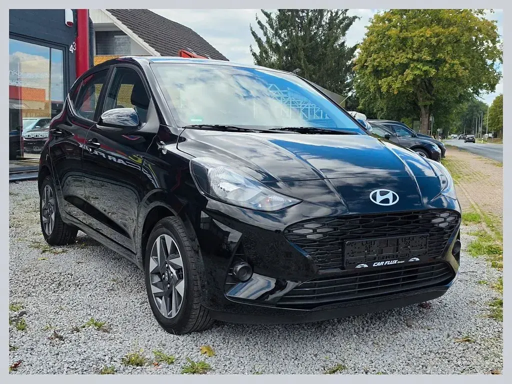 Gebraucht Hyundai i10 Trend 79 PS (58 kW) 2025 Schwarz Kleinwagen