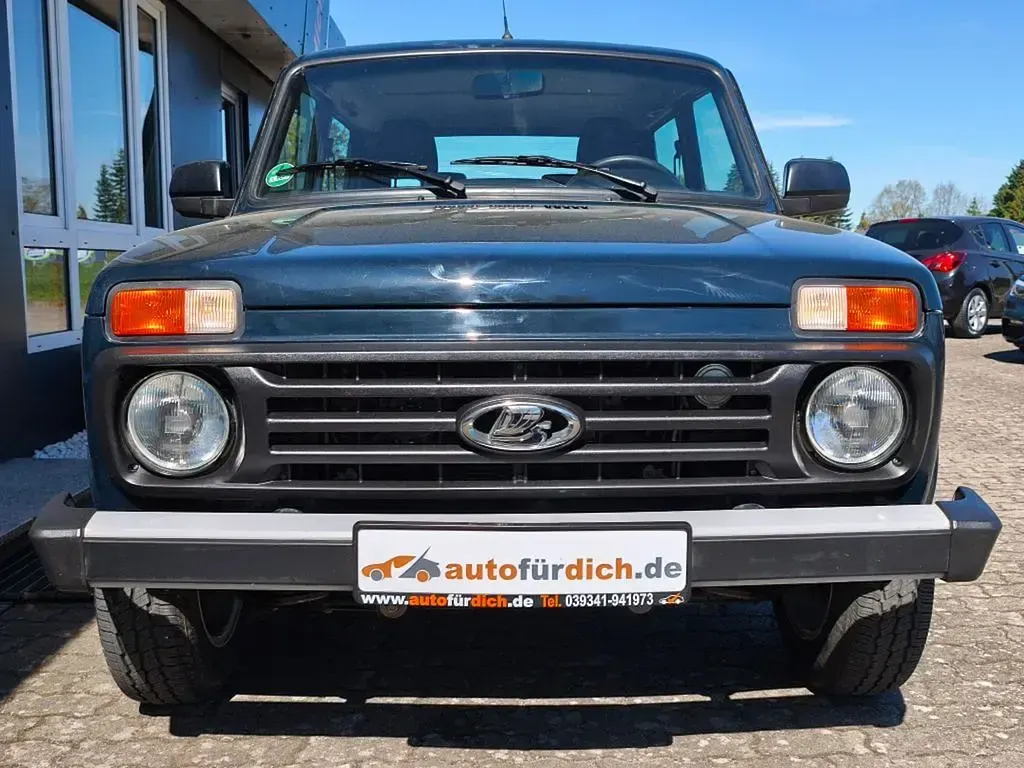Gebraucht Lada niva 83 PS (61 kW) 2024 Blau SUV