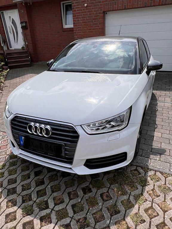 Weiß Gebraucht 2017 Audi A1 Sportback Design Kleinwagen | 14.900 € (Fairer Preis) - Bild 1/4