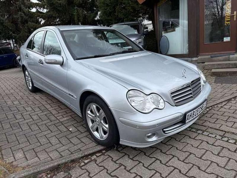 Gebraucht Mercedes 230 204 PS (150 kW) 2005 Iridiumsilber (metallic) Limousine