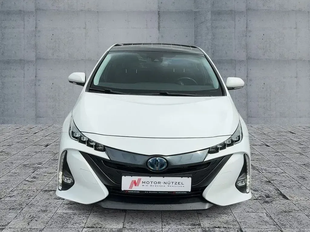 Gebraucht Toyota Prius Plus 122 PS (89 kW) 2021 Schneeweiss Kleinwagen