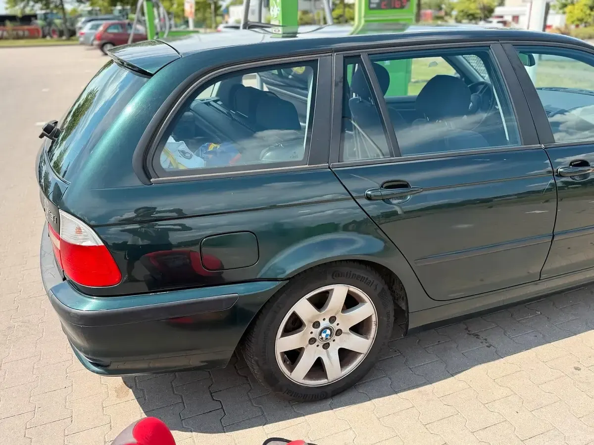 Gebraucht BMW 318 143 PS (105 kW) 2002 Grün Kombi