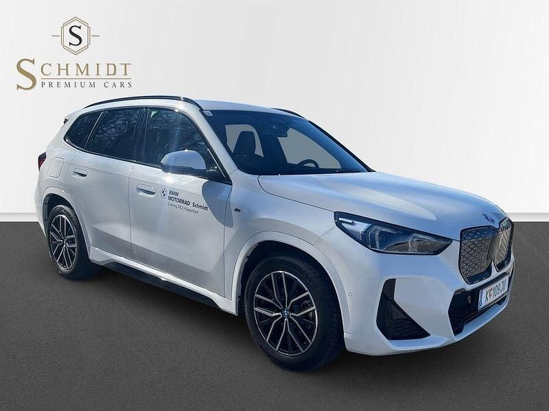 Gebraucht BMW iX1 M Sport 150 kW (204 PS) 2024 Alpinweiß uni SUV