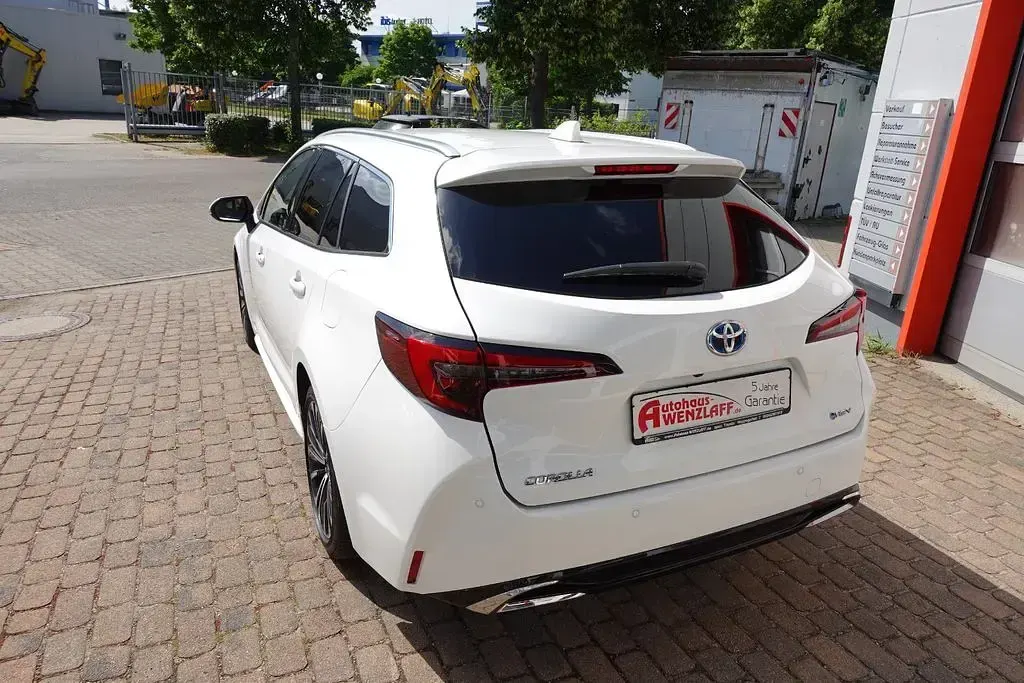 Gebraucht Toyota Corolla Team 196 PS (144 kW) 2024 Weiß Limousine